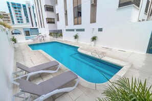 2 piscines extérieures