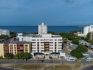 住宿正面 (夜晚)