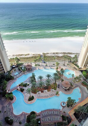 Inomhuspool och uppvärmd pool