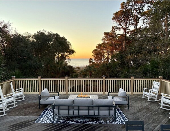 Terrace/patio - The Beachfront Estate at 5 Alder Lane (Hilton Head Island)