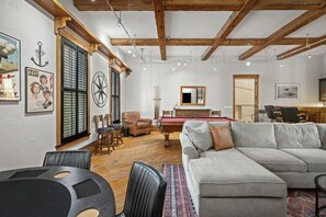 Game room - The Beachfront Estate at 5 Alder Lane (Hilton Head Island)