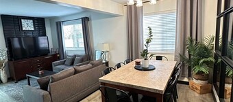 Tranquil Escape: 4-Bedroom Home with Modern Amenities and pool