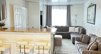 Tranquil Escape: 4-Bedroom Home with Modern Amenities and pool