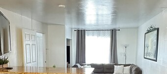 Tranquil Escape: 4-Bedroom Home with Modern Amenities and pool