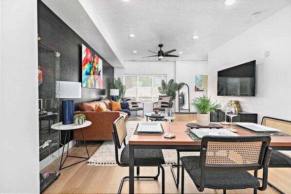 Dining - Centrally Located Getaway Minutes from downtown
(Salt Lake City)