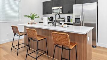 Microwave, oven, stovetop, dishwasher