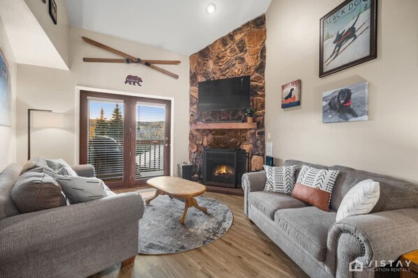 スマートテレビ、暖炉