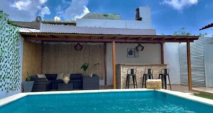 Beautiful, private villa close to everything!