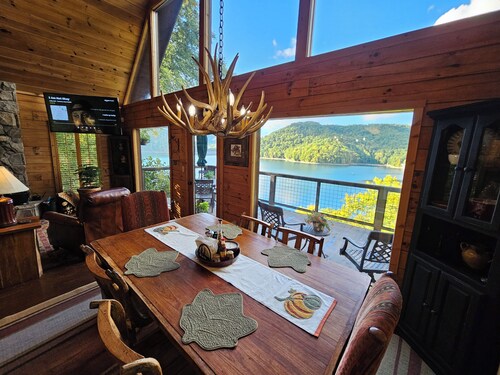 The Hemlock Haven at Nantahala Lake