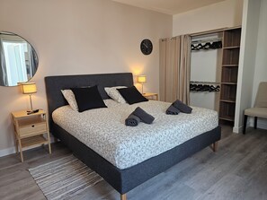 4 chambres, fer et planche à repasser, Wi-Fi, literie fournie