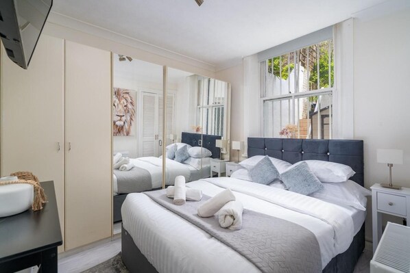 Apartment | 2 bedrooms, free WiFi, bed sheets - Charming London Apartment Near Edith Grove (London)