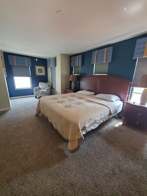 5 bedrooms, iron/ironing board, WiFi, bed sheets