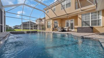 Beheizter Pool