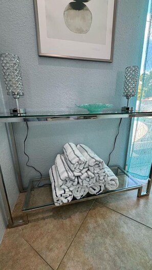 Interior - Tranquil Waters 3 BR 3 BA (Dania Beach)