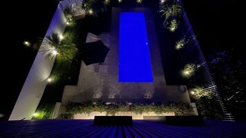 Outdoor pool, pool loungers