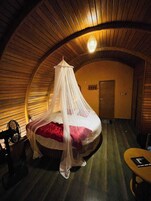 In-room safe, desk, iron/ironing board