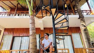 In-room safe, desk, iron/ironing board