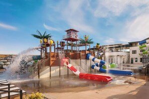 Children’s area - Sun Drenched Serenity, Private Spa, Sleeps 17! (Hurricane)