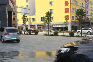 Unclassified image, 3 of 26, button - Qiongzhong Runfeng Business Hotel (Qiongzhong)