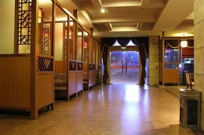 Qiongzhong Runfeng Business Hotel