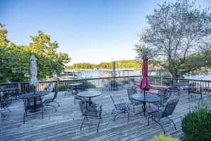 Outdoor dining - Alhonna Resort's 1 Bedroom Efficiency Unit 22 (Lake Ozark)