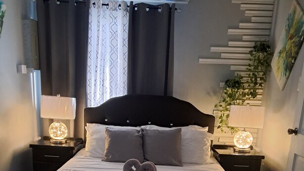 1 bedroom, iron/ironing board, WiFi, bed sheets - Breadfruit Lodge Bago 
 (SCARBOROUGH)