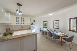 Dining tables - Holiday house Magali with swimming pool in a rural oasis. Volleyball court! (Benkovac)