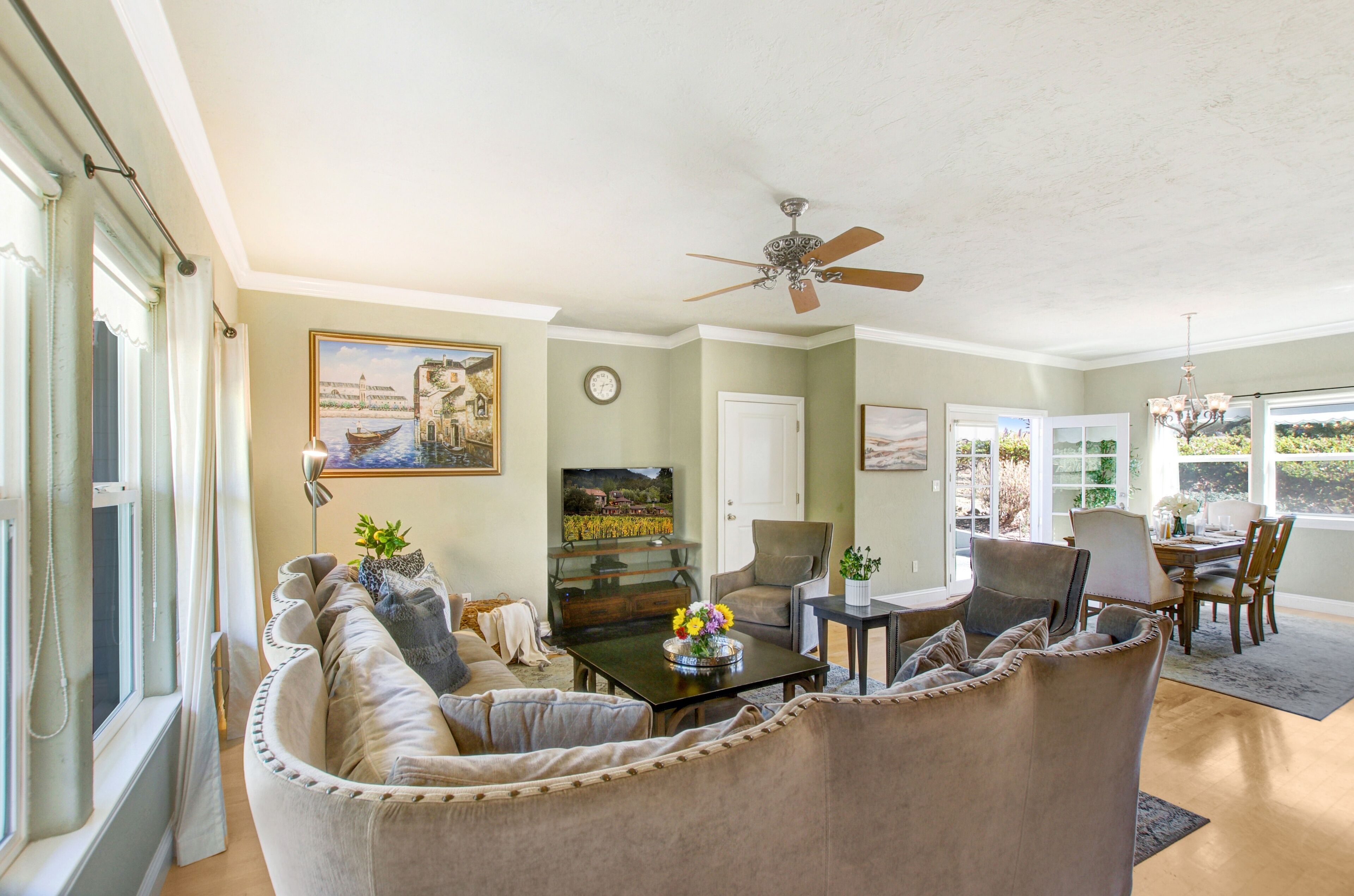 Elegant Vineyard Living At A Private Wine Country Estate - Healdsburg, CA