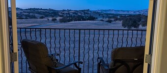 Whispering Oaks Manor-Pets Welcome, Spa, Game Room