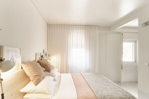 2 habitaciones, tabla de planchar con plancha, wifi y ropa de cama