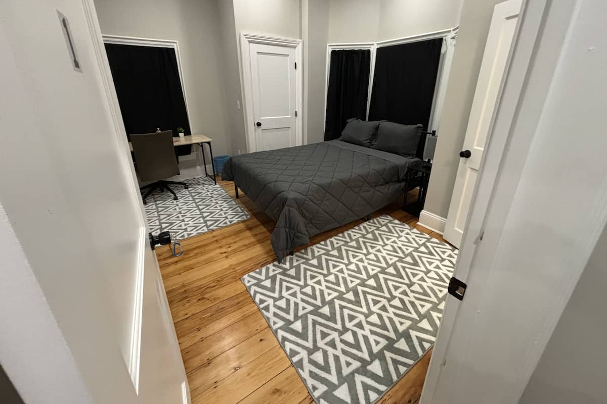 G1_Wonderful Triple Room With Bathroom | 1 bedroom, desk, laptop workspace, free WiFi