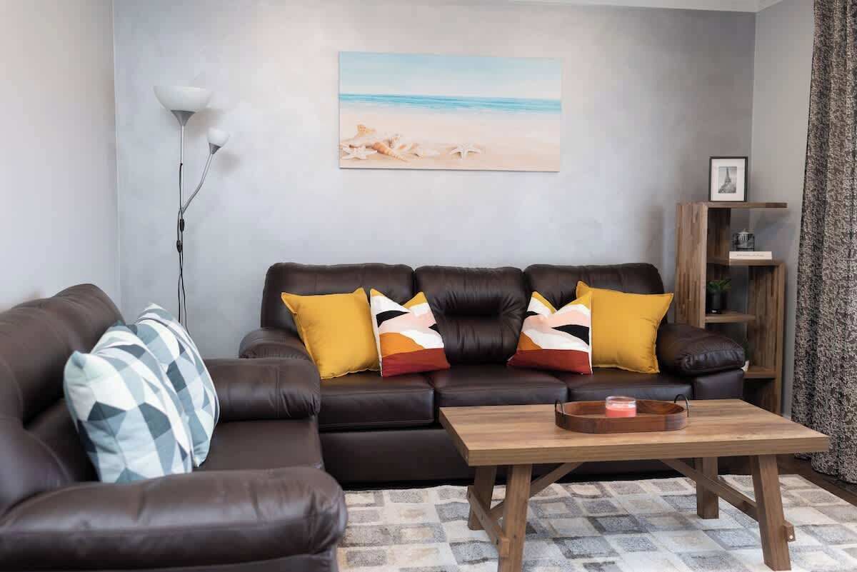 Sunset Beach House - Remodeled - 1 Block To Beach - Saint Catharines