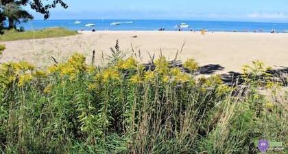 Sunset Beach House - Remodeled - 1 block to beach