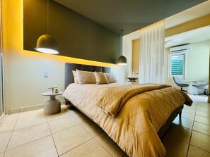 Premium bedding, individually decorated, individually furnished - THE BUOY (San Juan)