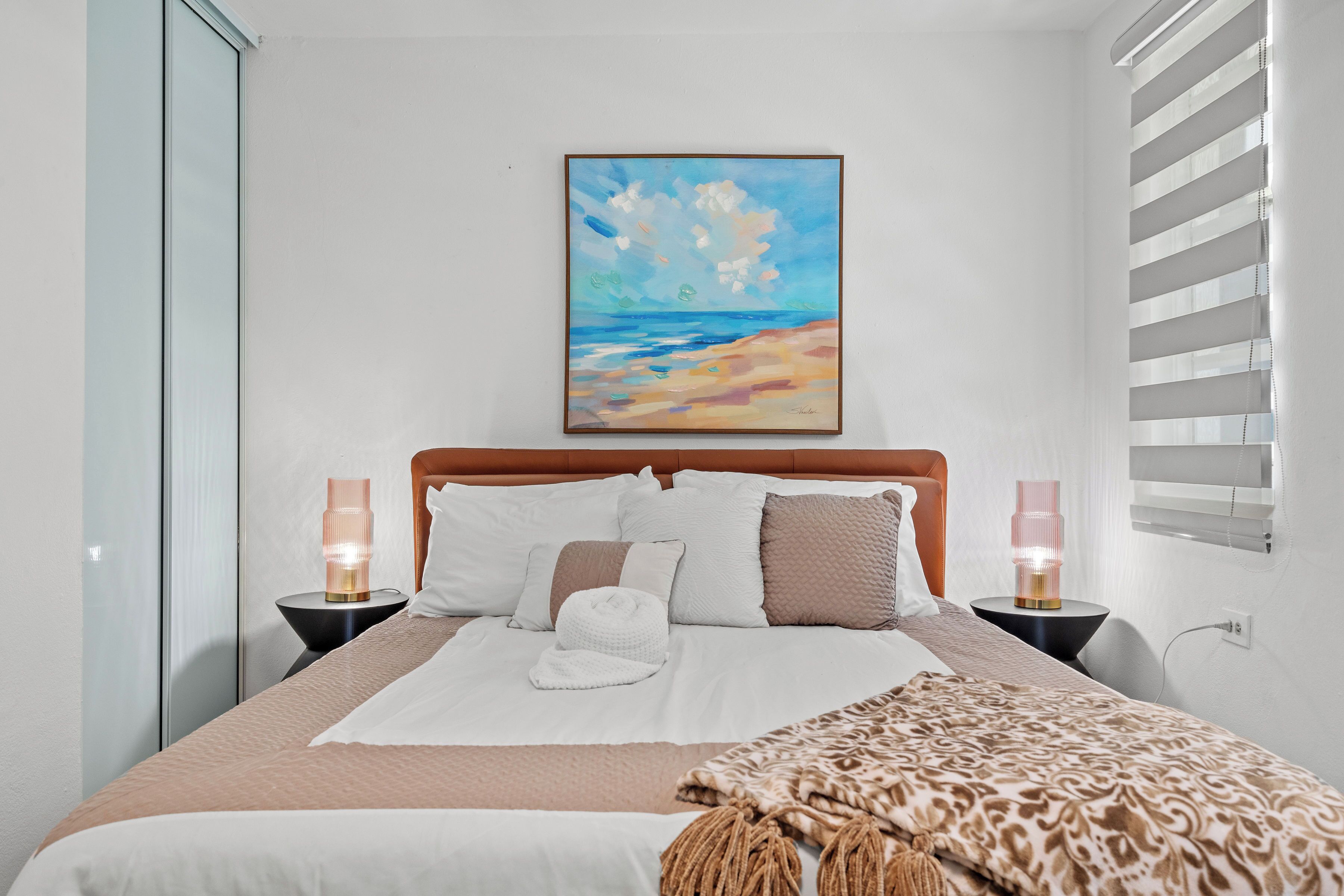 고급 침구, 각각 다른 스타일의 인테리어, 각각 다르게 가구 비치, 다리미/다리미판