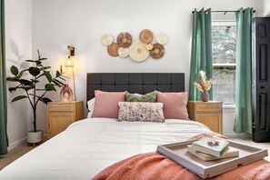 5 bedrooms, desk, iron/ironing board, free WiFi