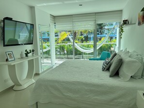 2 bedrooms, in-room safe, desk, iron/ironing board