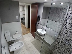 Family Cabin, Garden View | Bathroom | Shower, hair dryer, towels, soap - La Divina Pereza Eco (San Rafael)