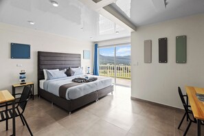 9 bedrooms, iron/ironing board, WiFi, bed sheets