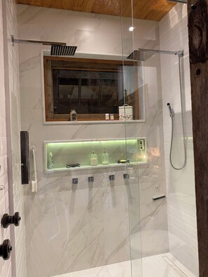 Villa | Bathroom