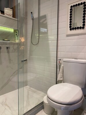 Villa | Bathroom