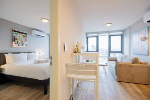 1 habitación, tabla de planchar con plancha, wifi gratis y ropa de cama 