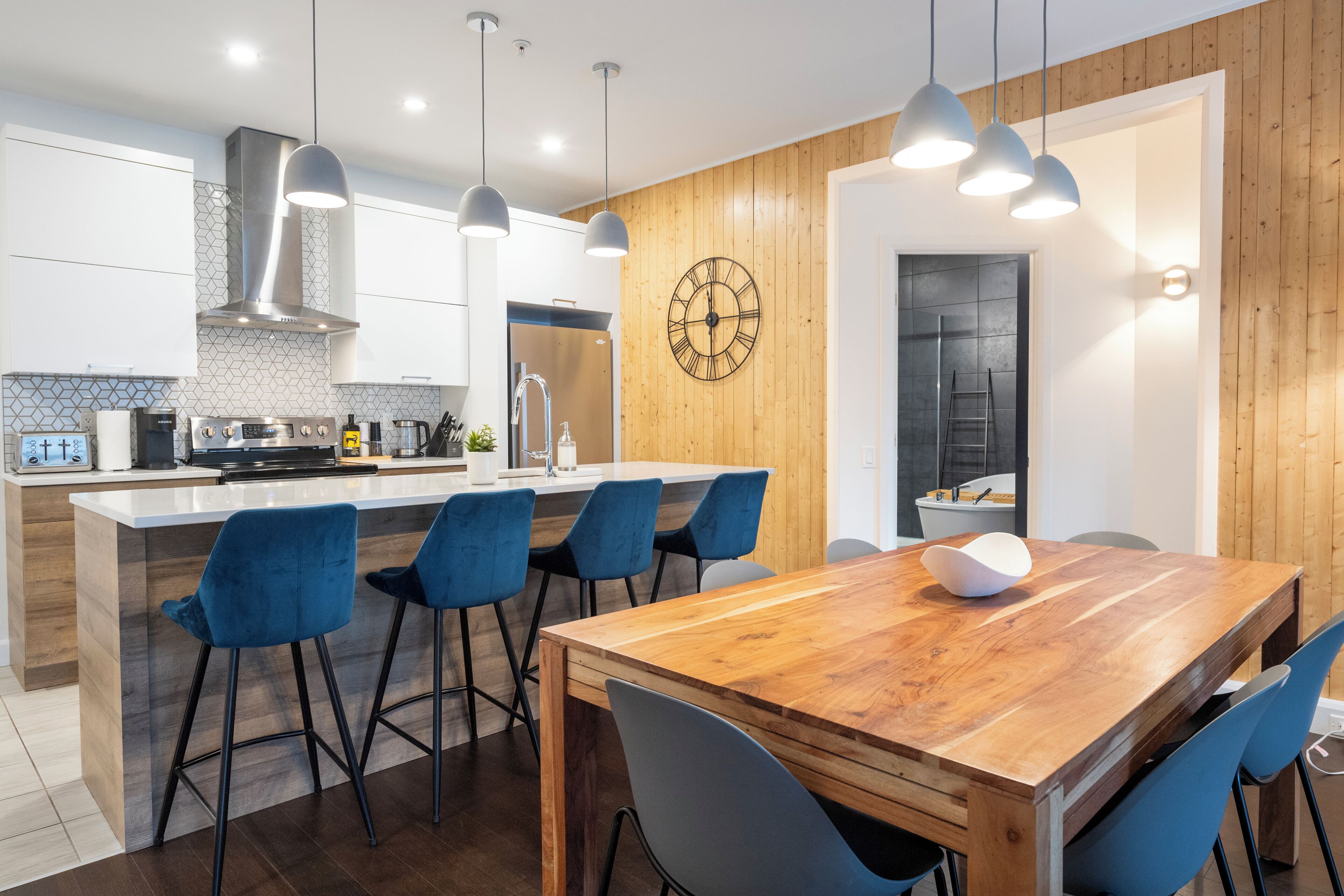 冰箱、微波炉、烤箱、炉灶