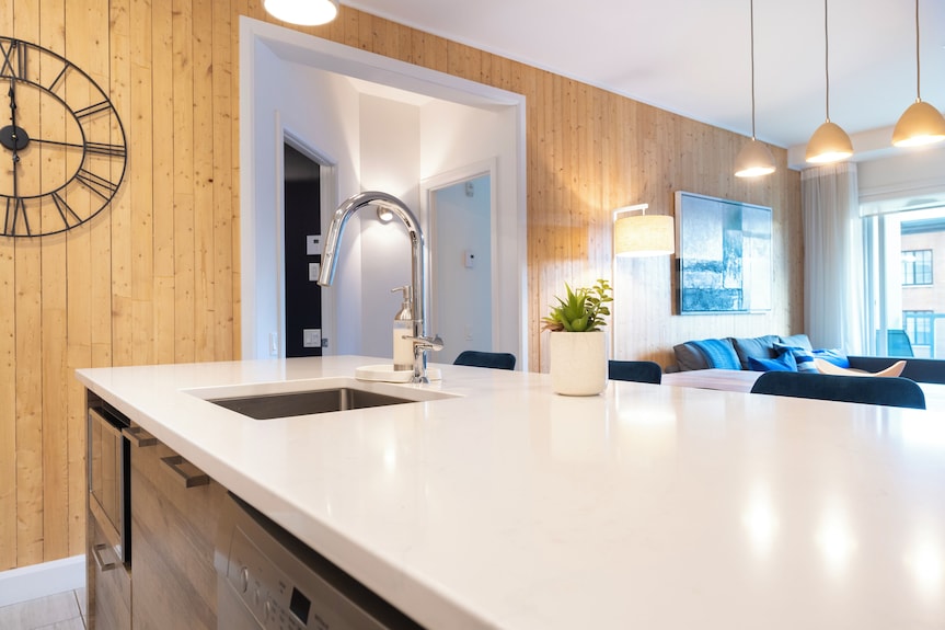 Le Saphir, New, Spacious 2-bedroom Condo, Downtown Quebec City 5*, Quebec City - Levis