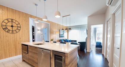 Le Saphir, NEW, Spacious 2-bedroom Condo, Downtown Quebec City 5*, Quebec City