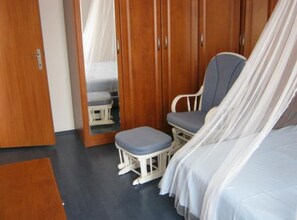 1 quarto, acesso à internet, roupa de cama