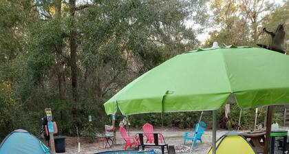 Tranquil campground with WiFi in charming Chiefland