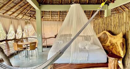 Devine virgin bay New tree house pvt/room palapa