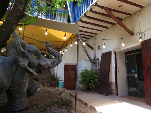 Colonial House with 5 Private Rooms, 2 Blocks from Main Square