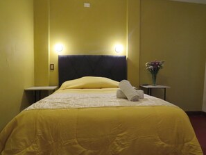 5 bedrooms, free WiFi, bed sheets